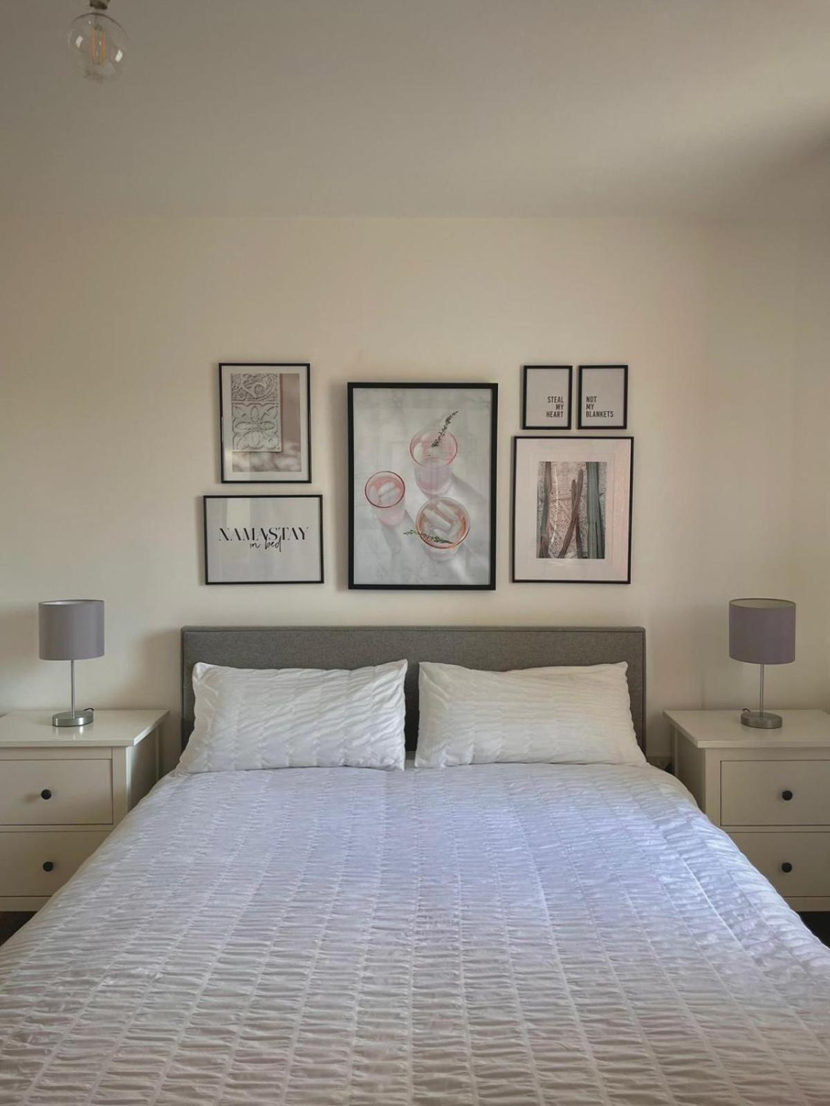Bright 2-Bedroom Apartment With Parking In Montrose Exterior foto
